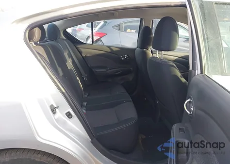 2015 Nissan Versa 1.6 Sv z USA, uszkodzony, nr VIN 3N1CN7AP5FL824139